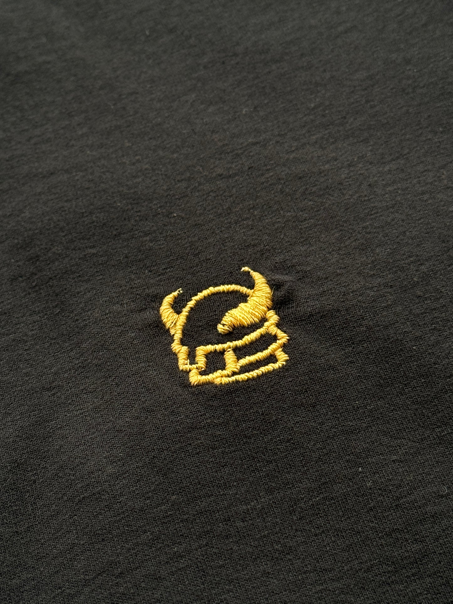 Broderad T-shirt – Amfibie (Torleif)